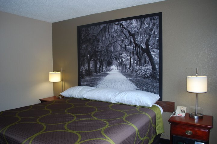 Room 12 of 24