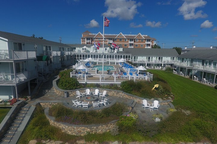 Anchor in Distinctive Waterfront Lodging