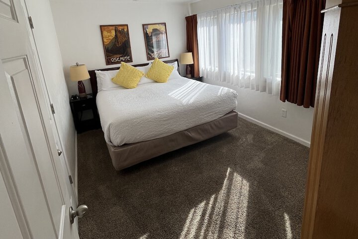 Room 106 of 133