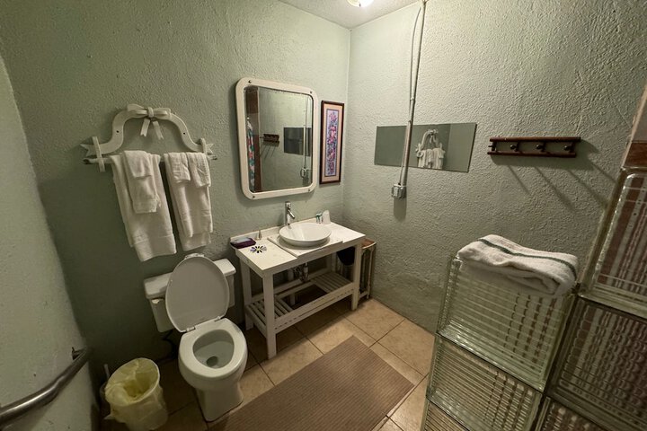 Room 53 of 75