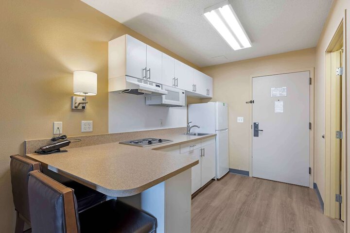 Extended Stay America Select Suites - St. Louis - Airport - Central