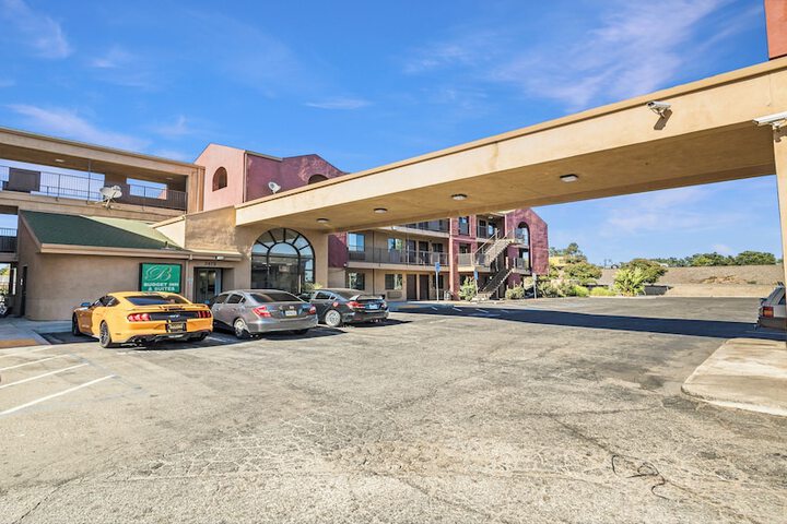 Budget Inn and Suites