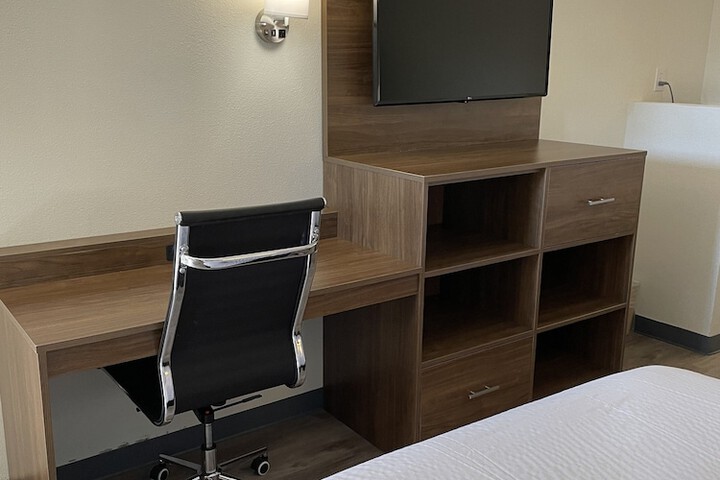 Room 34 of 40
