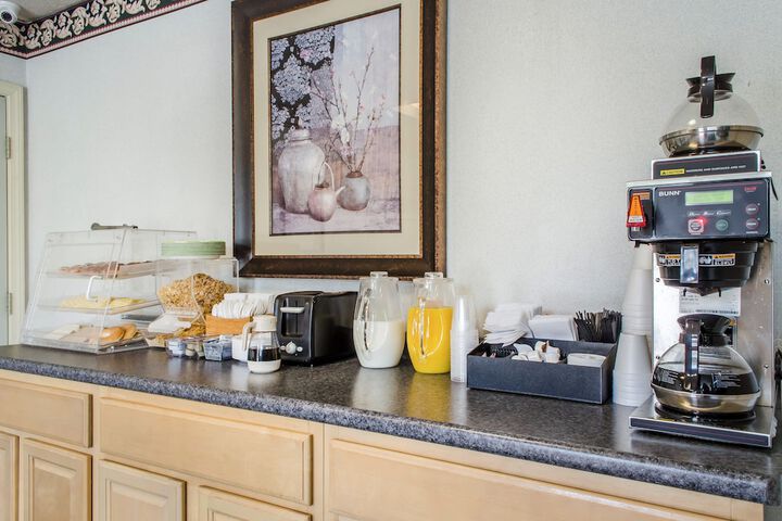 Breakfast/Coffee Service 44 of 50