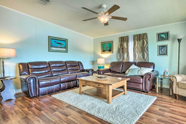 Anglers Getaway: Homosassa Home w / Boat Dock!