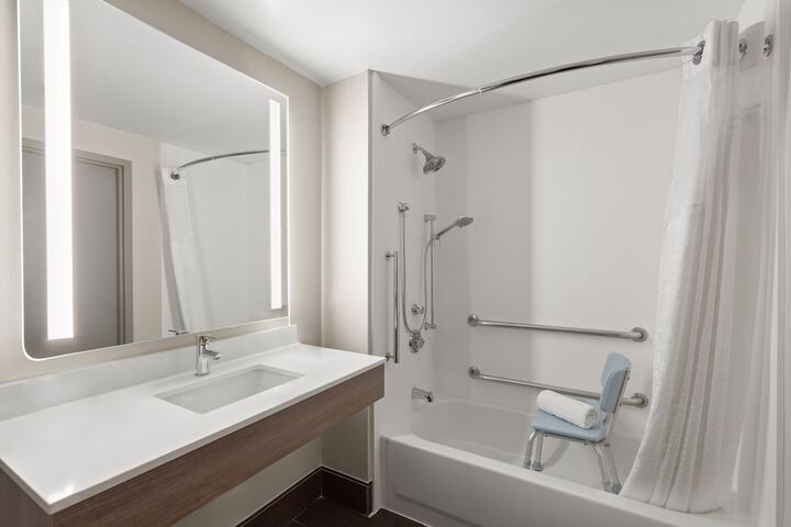 Holiday Inn Express Hotel & Suites Danbury - I-84 by IHG