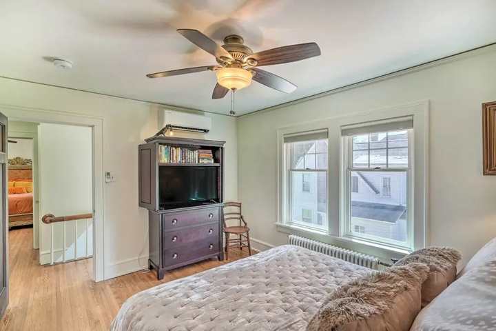Historic Illinois Home Near Mississippi River