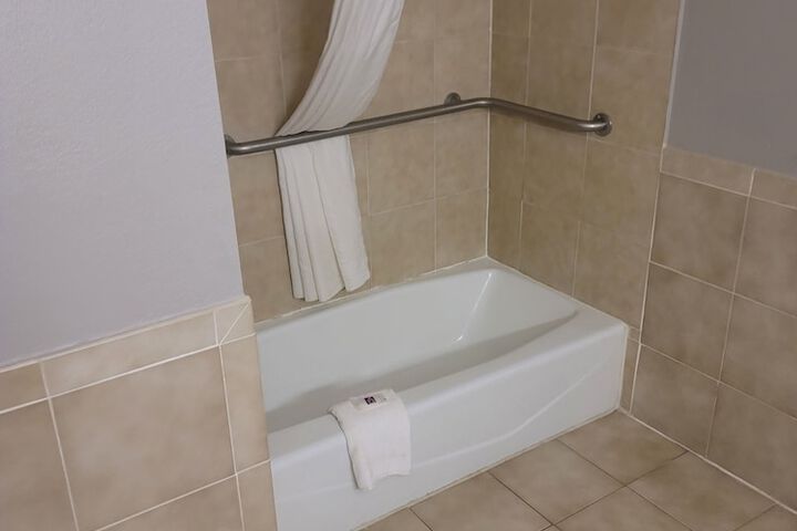 Room 12 of 19