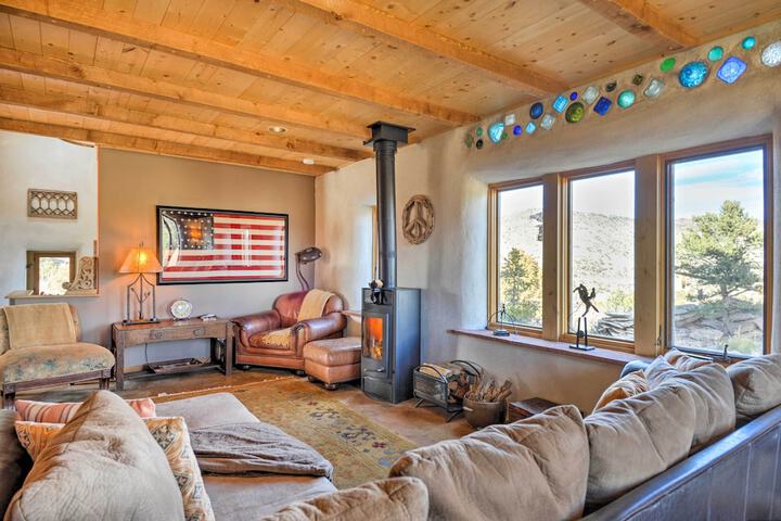 Family-friendly Del Norte Home w / Stunning Views!