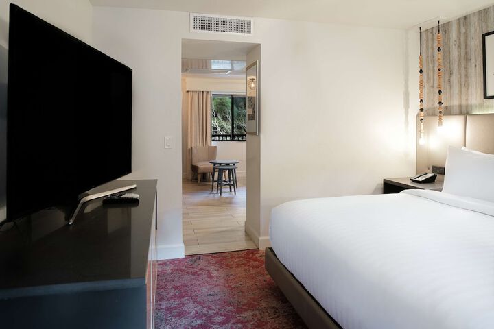 Room 22 of 118
