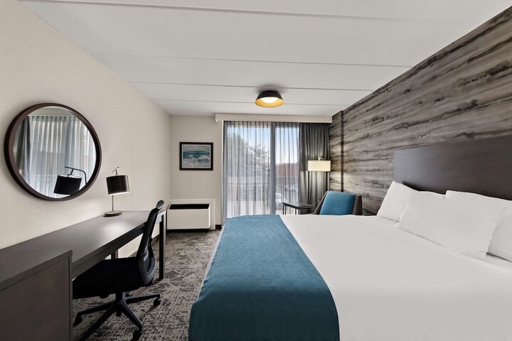 Room 44 of 75