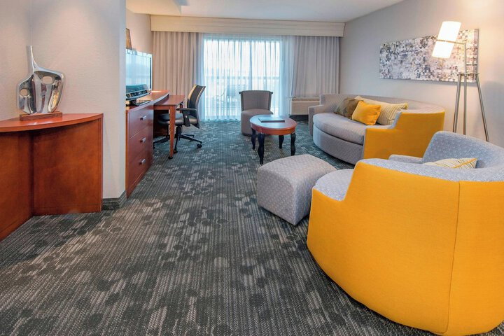Room 12 of 33