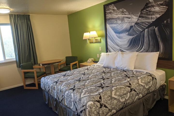 Room 32 of 49