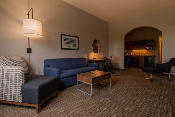 Room 40 of 85