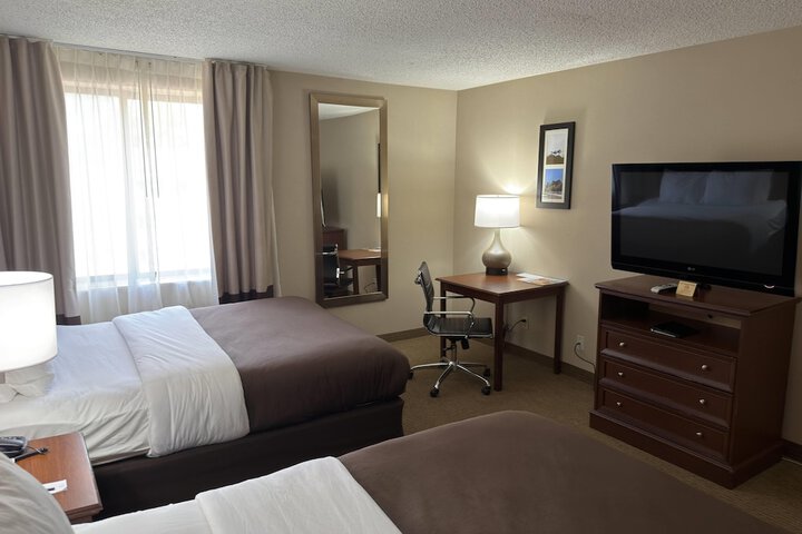 Wingate by Wyndham Utica
