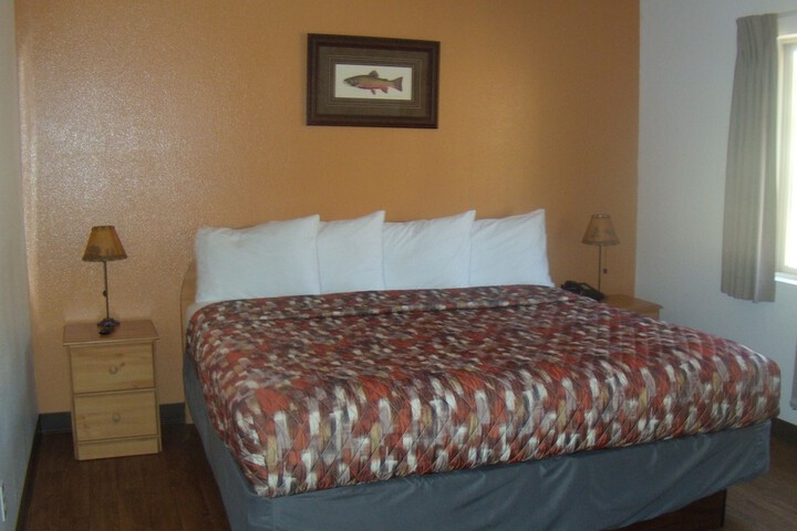 Room 12 of 33