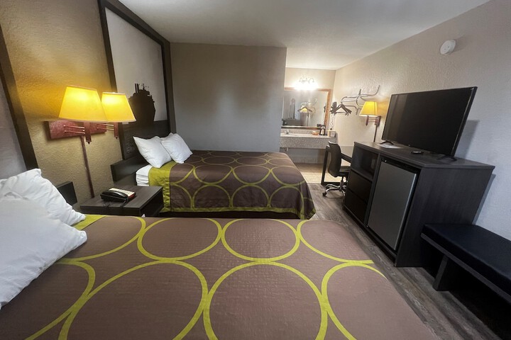 Room 16 of 35