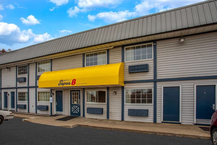 Super 8 by Wyndham Wooster