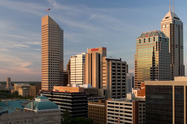 Hilton Indianapolis Hotel & Suites