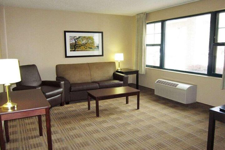 Room 9 of 20