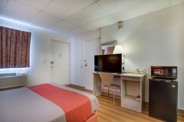 Room 28 of 36