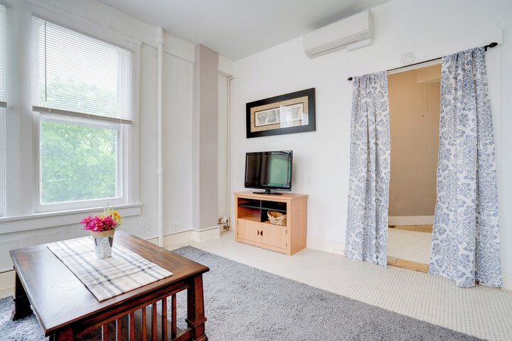 Downtown Schertz Vacation Rental Near Restaurants!