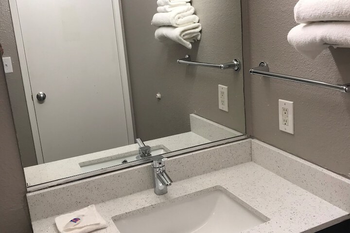 Room 76 of 82