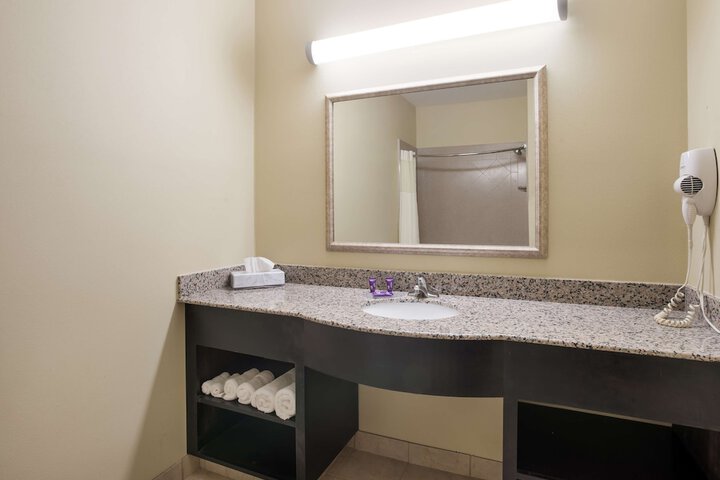 Knights Inn Bunkie