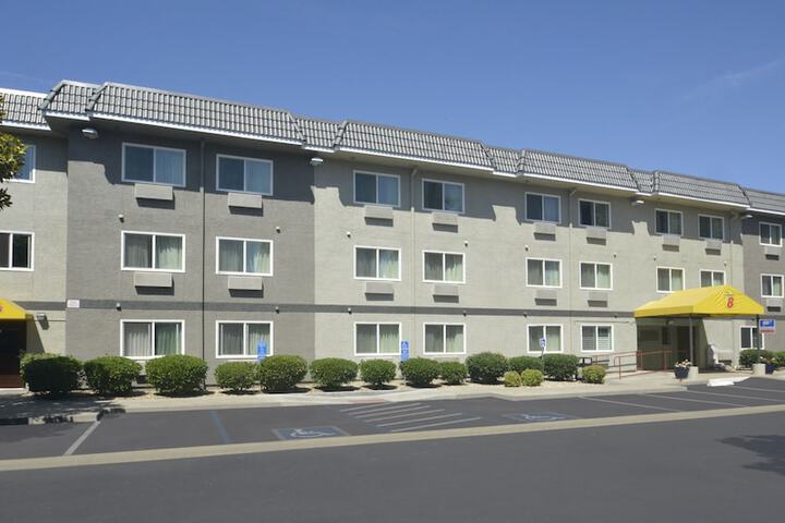 Hotel 2 of 27