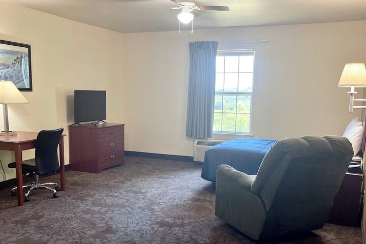 Candlelight Inn & Suites Hwy 69 near McAlester