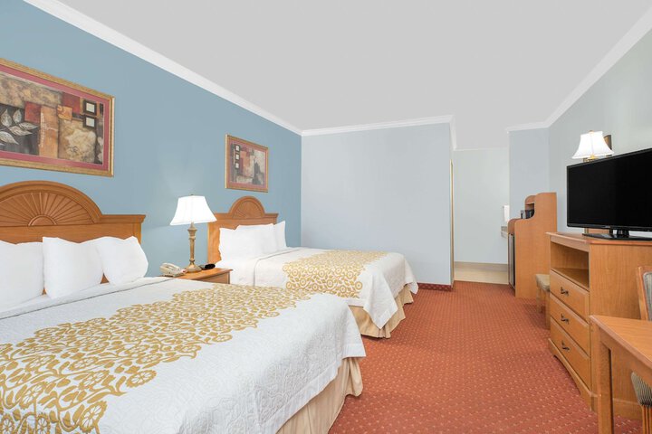 Room 32 of 47