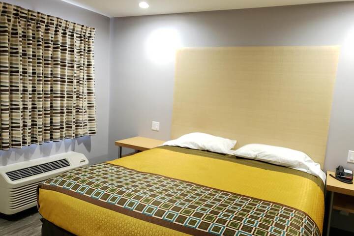 Room 5 of 20