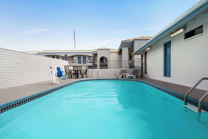 Pool 7 of 59