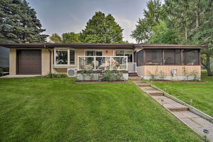 Hugo Home Direct Lake Access & Private Dock!