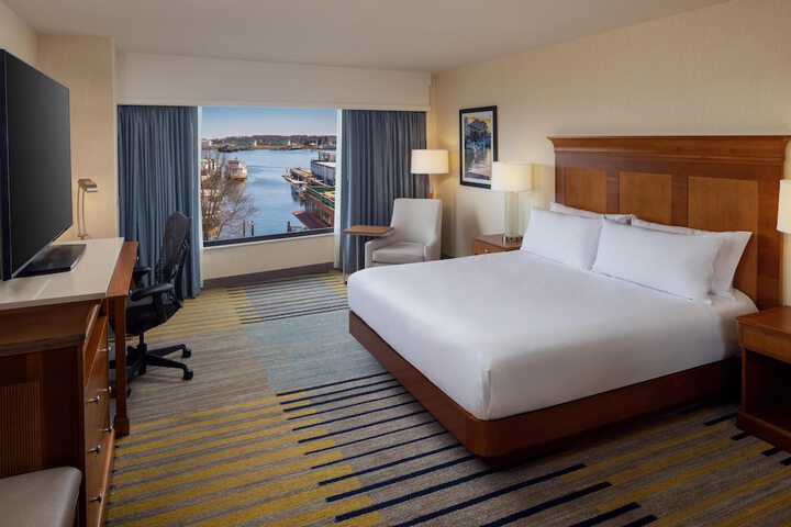 Hilton Garden Inn Portland Downtown Waterfront