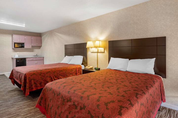 Room 21 of 28