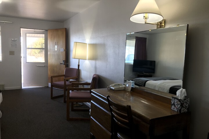 Room 23 of 33