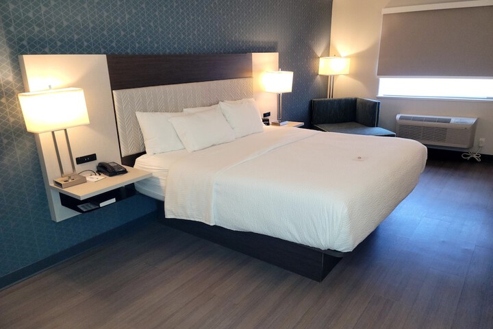 Room 22 of 32