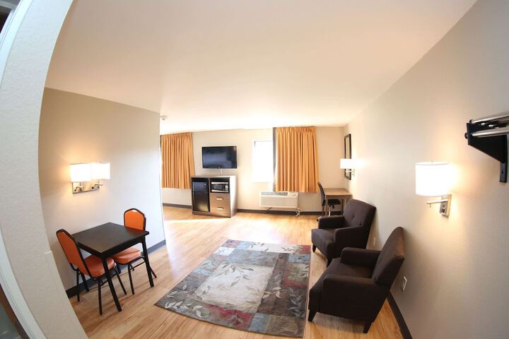 Room 14 of 27