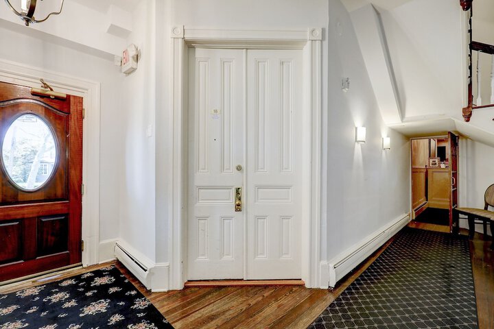 Hotel 2 of 191