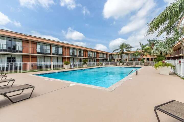 Pool 4 of 38