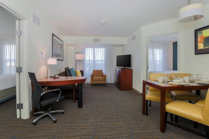 Room 22 of 34