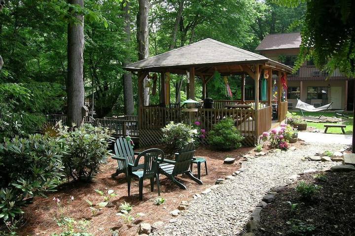 Jonathan Creek Inn