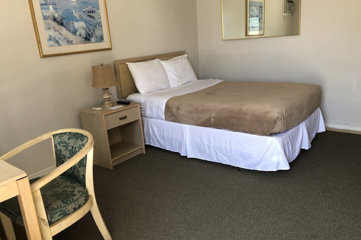 Room 14 of 25