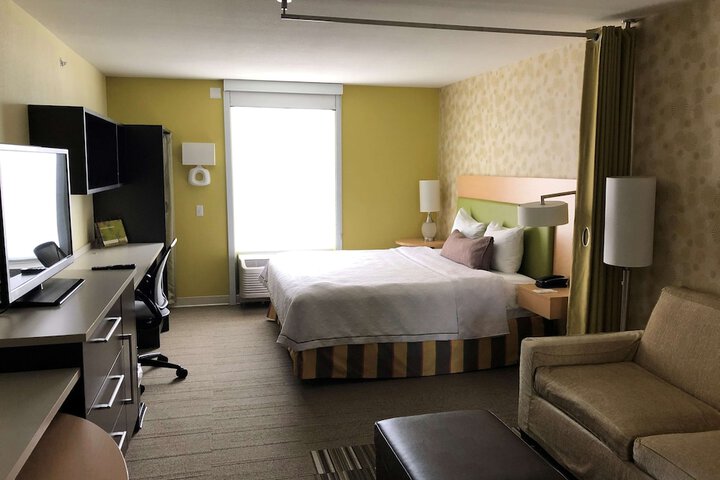 Room 27 of 37
