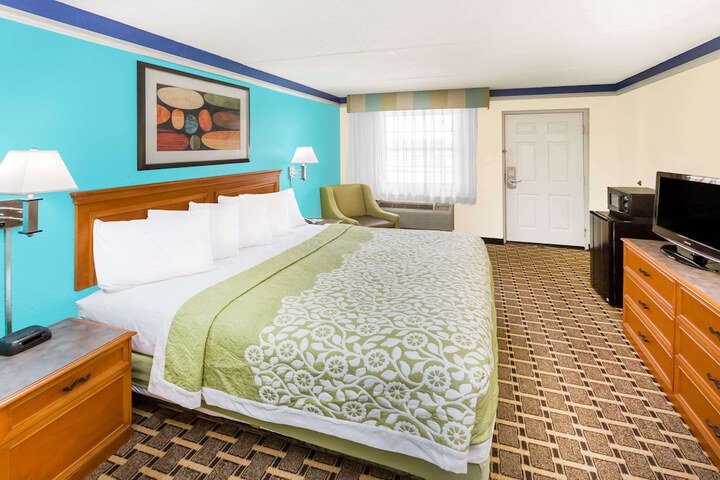Room 10 of 21