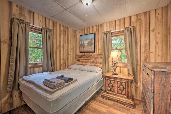 ‘John Wayne Apartment - Deck BBQ, Horses On-Site
