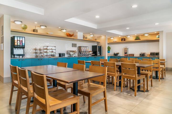 Country Inn & Suites by Radisson Frederick, MD