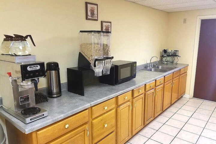 Breakfast/Coffee Service 14 of 17