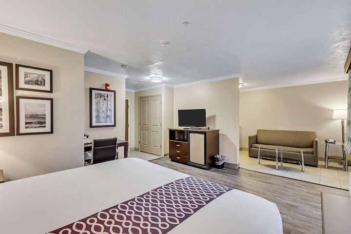 Room 30 of 41